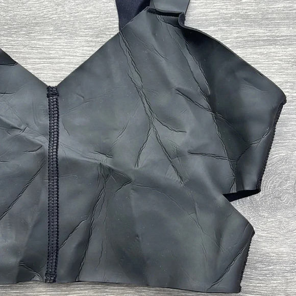 Mikoh Diamond Head Crop Top, black neoprene - Picture 4 of 11